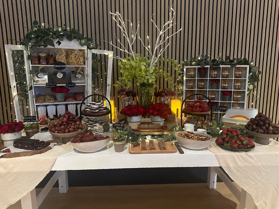 Detalle de servicio de banquete y montaje